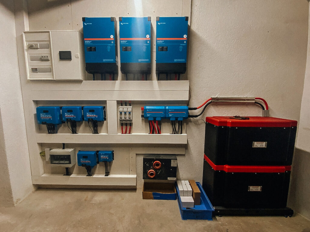 Batteriespeicher-System